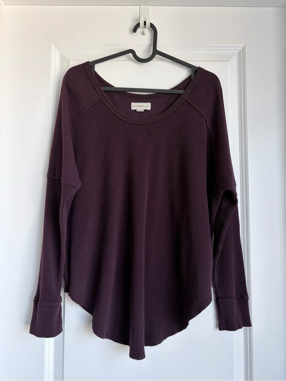 Golden by TNA Aritzia Oversized Waffle Knit Long Sleeve Top Size M Burgundy